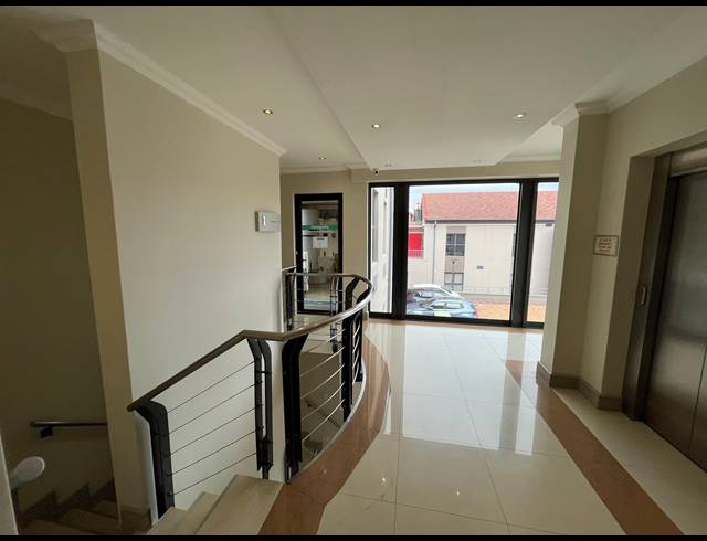 185M² OFFICE TO LET IN CENTURY CITY